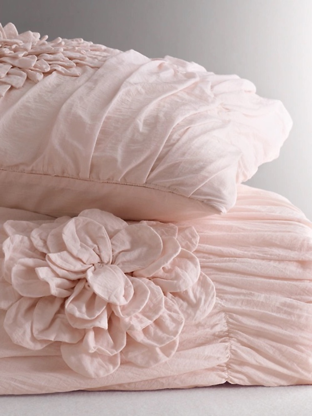 rh baby & child washed appliquéd fleur toddler quilt